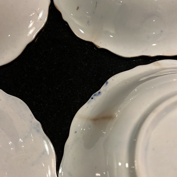 Vintage Flow Blue Bowl with 6 matching fruit bowls. Gold trim and fruit motif. - Picture 14 of 16